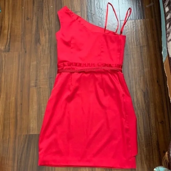 Very beautiful and stylish dress from Monoukian. - Picture 7 of 12